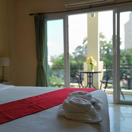 Aura Inn Rooms Pattaya Exterior photo