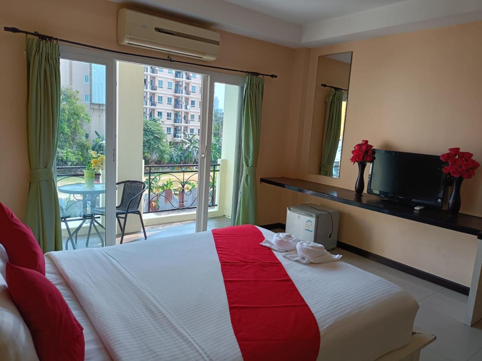 Aura Inn Rooms Pattaya Exterior photo