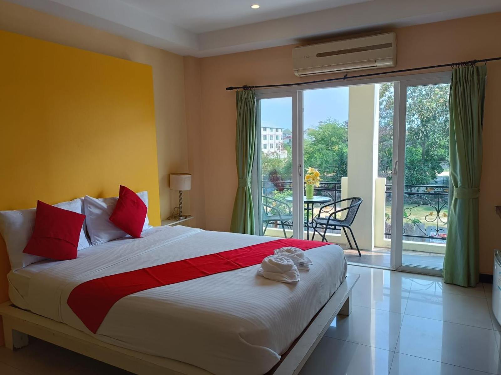 Aura Inn Rooms Pattaya Exterior photo