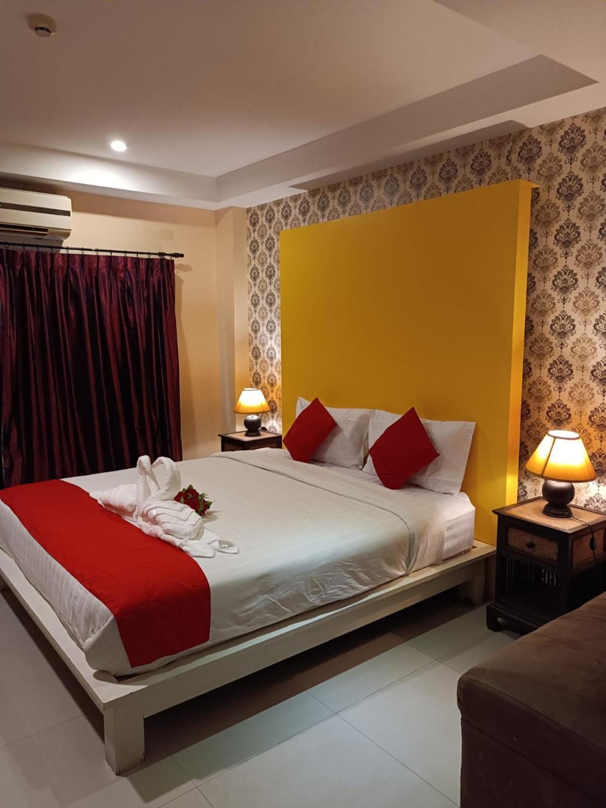 Aura Inn Rooms Pattaya Exterior photo