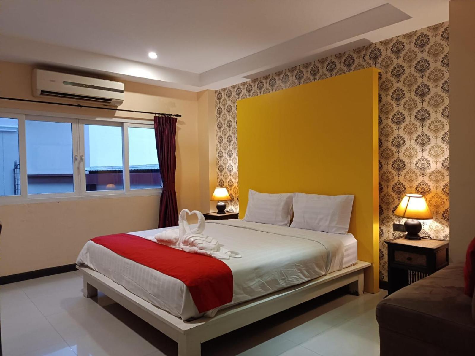 Aura Inn Rooms Pattaya Exterior photo